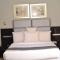 Ellyxville Hotel