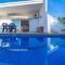 Villa Natura Lux, Piscina privada y zona exterior