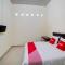 Super OYO 90773 Shine Guest House Syariah - Tebingtinggi