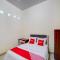 Super OYO 90773 Shine Guest House Syariah - Tebingtinggi