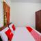 Super OYO 90773 Shine Guest House Syariah - Tebingtinggi