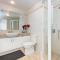 Resort style 3br unit w/ huge entertainers balcony
