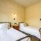 The Yellow Straw House - Rangataua Holiday Home - 奥阿库尼