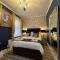Delovely Hotel