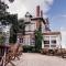 Dormy House