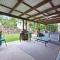 Wangi Waterfront HIdeaway