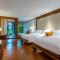 JW Marriott Phuket Resort and Spa - شاطئ ماي خاو