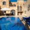 Centre Island Holiday Home with private pool and hot tub - Kerċem