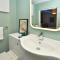 Antrobus Deluxe Apartments by YourStays