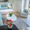 185 on BEACH Boutique Suites