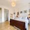 LUXURY HOME - CENTRAL WINDSOR, GATED PARKING