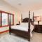 Blue Mountain-Luxurious BlueSki George Chalet, Hot Tub, Pool, Gas Fireplace