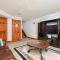 Blue Mountain-Luxurious BlueSki George Chalet, Hot Tub, Pool, Gas Fireplace