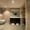 Hytte nær vannet, jacuzzi og sauna