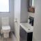 3 Oakview Close