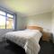 3 Oakview Close