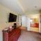 Lofty Retreat & Paradise Pointe