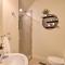 Walkable Park Mountain Getaway Hot Tub and Views!