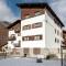 HelloChalet - Maison Mont Fleury- newly refurbished 50 mt center and ski bus stop