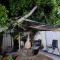 Ozi Inn Backpackers - Perth -Valid International Passport Required
