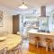 Host & Stay - Green Willow