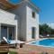 Villa Prima - With Private Heated Pool & Jacuzzi - Pangalochori