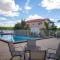 Captains Table Hotel by Everglades Adventures