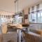 Reet Lodge