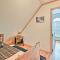 Near Trails, Lakes and Golf Pinetop Home with Deck