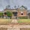 Pet-Friendly Shreveport Home about 1 Mile to Downtown!