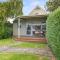 Apollo Bay Beach Hut ~ Wifi ~ Opposite The Ocean