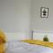Portobello House - Four Bedroom House perfect for CONTRACTORS - Sleeps 6 - FREE parking - Wolverhampton