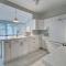 Chic Ocala Home with Yard about 1 Mi to Dtwn Square - أوكالا