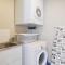 Bayview Apartments, 11,42 Stockton Street - Three bedroom unit In the heart of town with air con, lift and secure parking