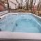 Cozy Tobyhanna Cabin with Hot Tub and Resort Amenities - 托比汉纳