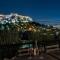 Executive 2 bdr Suite in Plaka - Acropolis view - Atény
