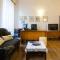 Psyri Neoclassical House Yard Free Parking