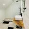 Noahs Attic - Apartment Hotel in Korce