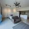 Francesco Suite - Trefoil Setia Alam-Near Setia City Mall & Setia Convention Centre