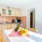 Apartmani Valun1