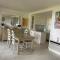 Villa Provincial - 2 Bedrooms both with Ensuites -Situated in Cypress Lakes Resort - Pokolbin