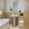 The Heronry Hideaway with luxury hot tub