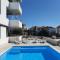 Seahorse Luxury apartment with pool and sea view