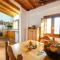 Casa Algarrobo by Rosas Cantares