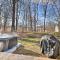 Hot Tub, Fire Pit and Game Room Tobyhanna Home!