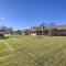 Dayton Home with Patio and Fire Pit about 6 Mi Dtwn! - 代顿