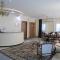 Jewel Fayed Hotel