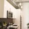 Classic Los Angeles Elegance in Downtown, Sleeps 4, Free Parking and 360 Degree View Roof Top Pool!