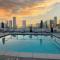 Classic Los Angeles Elegance in Downtown, Sleeps 4, Free Parking and 360 Degree View Roof Top Pool! - Los Angeles