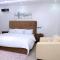 Luxury House - Sleeps 8 & Free Parking